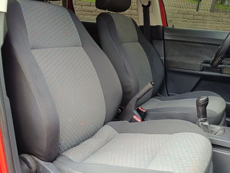 VolksWagen Polo 1.6 Mi/ S.Ouro 1.6Mi 101cv 8V 5p