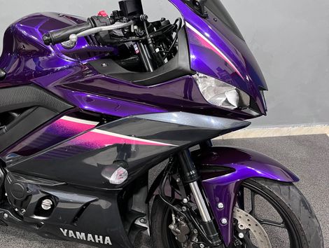 YAMAHA YZF R-3 321/ABS