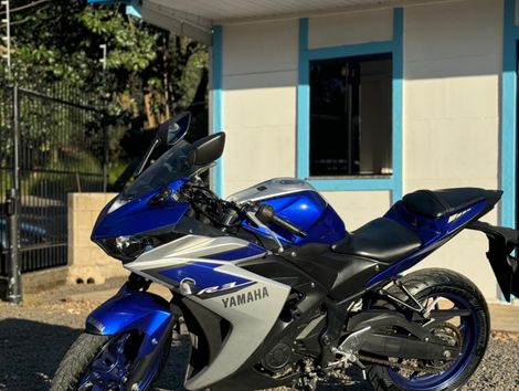 YAMAHA YZF R-3 321/ABS