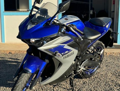YAMAHA YZF R-3 321/ABS