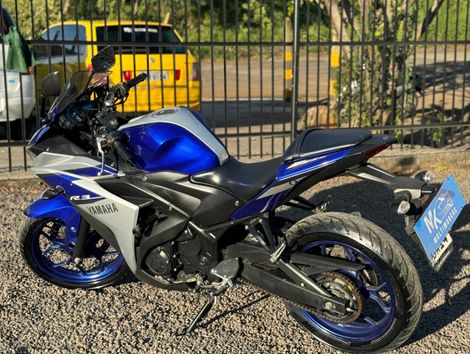 YAMAHA YZF R-3 321/ABS