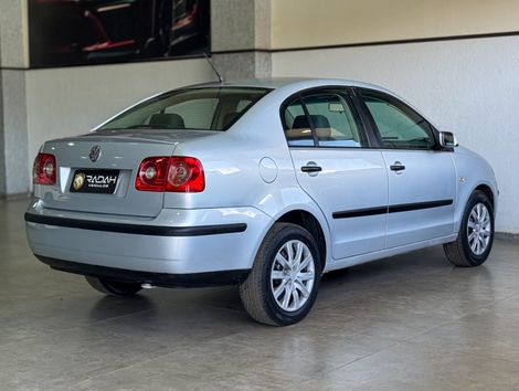 VolksWagen Polo Sedan 1.6 Mi Total Flex 8V 4p