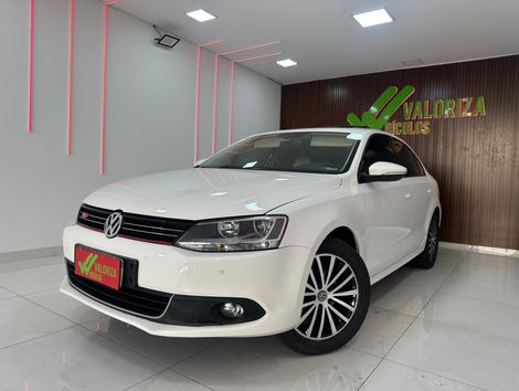 VolksWagen JETTA Comfortline 2.0 T.Flex 8V 4p Tipt.