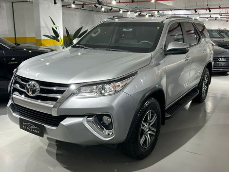 Toyota Hilux SW4 SRV 4x2 2.7 Flex 16V Aut.