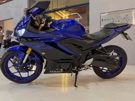 YAMAHA YZF R-3 321/ABS