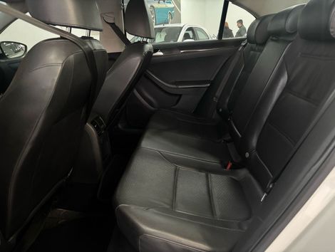 VolksWagen JETTA Comfortline 2.0 T.Flex 8V 4p Tipt.