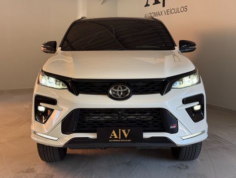 Toyota Hilux SW4 GRS 2.8 TB 4x4 Diesel Aut.