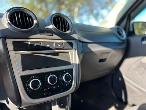 VolksWagen VOYAGE TREND 1.6 Mi Total Flex 8V 4p