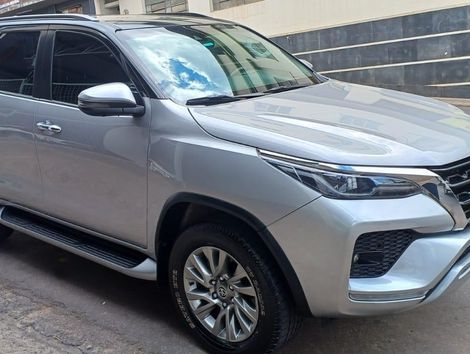 Toyota Hilux CD 2.8 TDI GR-S 4WD (Aut)