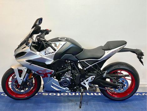 SUZUKI GSX-8R