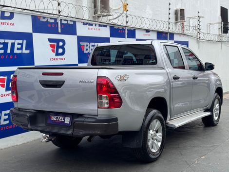 Toyota Hilux CD 4x4 2.8 Diesel Mec.