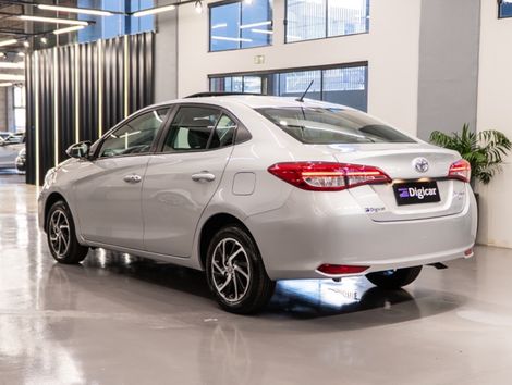 Toyota YARIS XLS Sedan 1.5 Flex 16V 4p Aut.
