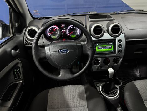 Ford Fiesta Sedan SE 1.6 8V Flex 4p