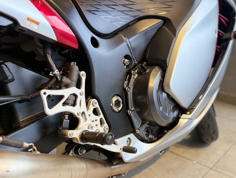 SUZUKI GSX 1300-R HAYABUSA