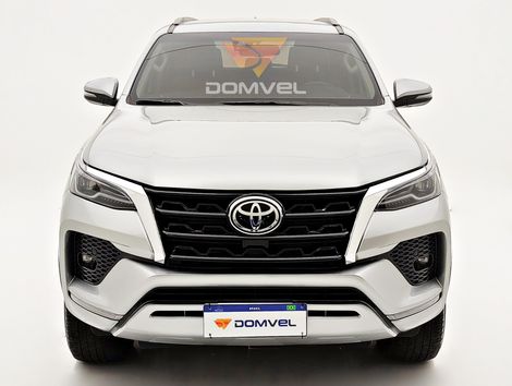 Toyota Hilux SW4 SRX 4x4 2.8 TDI 16V Dies. Aut.