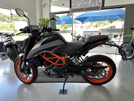 KTM 390