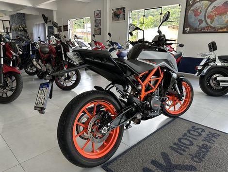 KTM 390