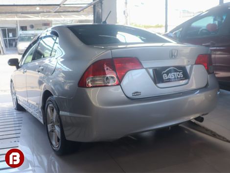 Honda Civic Sedan LXS 1.8/1.8 Flex 16V Aut. 4p