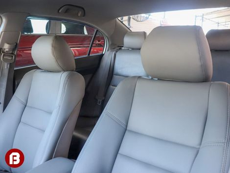 Honda Civic Sedan LXS 1.8/1.8 Flex 16V Aut. 4p