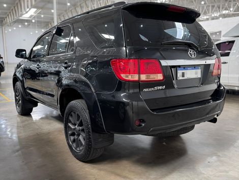 Toyota Hilux SW4 SRV D4-D 4x4 3.0 TDI Dies. Aut