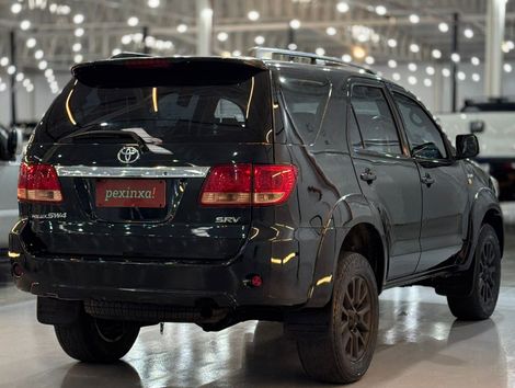 Toyota Hilux SW4 SRV D4-D 4x4 3.0 TDI Dies. Aut