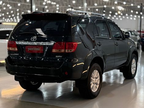 Toyota Hilux SW4 SRV D4-D 4x4 3.0 TDI Dies. Aut