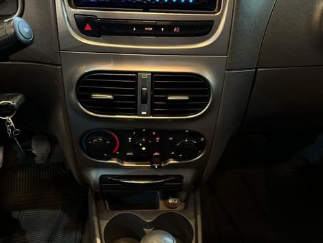Fiat Strada Trekking 1.6 16V Flex CD