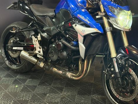 SUZUKI GSR 750