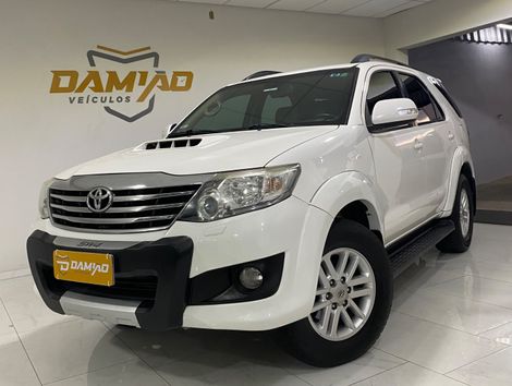 Toyota Hilux SW4 SRV D4-D 4x4 3.0 TDI Dies. Aut
