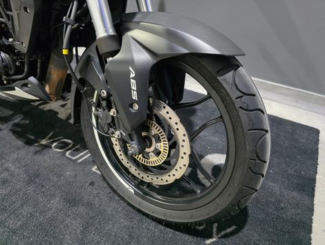 BAJAJ DOMINAR 160