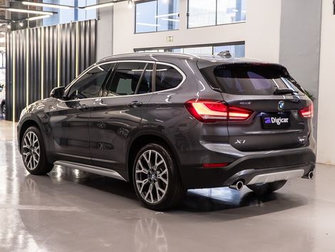 BMW X1 SDRIVE 20i X-Line 2.0 TB Active Flex