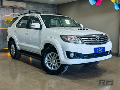 Toyota Hilux SW4 SRV D4-D 4x4 3.0 TDI Dies. Aut