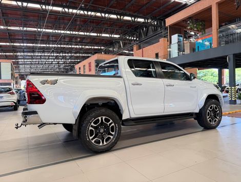 Toyota Hilux CD SRX Plus 4x4 2.8 TDI Die. Aut.