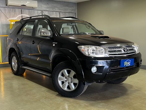 Toyota Hilux SW4 SRV D4-D 4x4 3.0 TDI Dies. Aut
