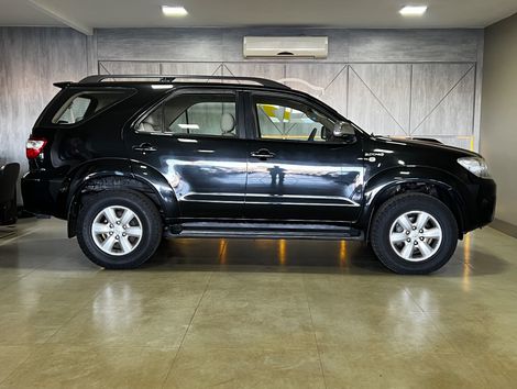 Toyota Hilux SW4 SRV D4-D 4x4 3.0 TDI Dies. Aut