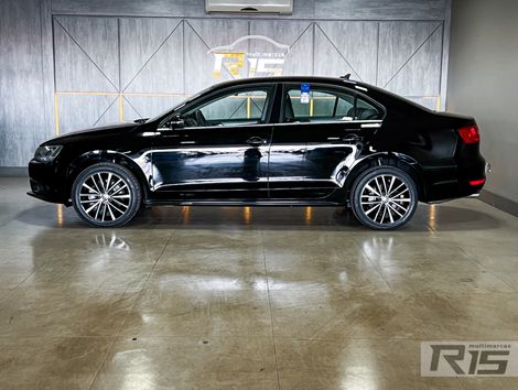 VolksWagen JETTA Comfortline 2.0 T.Flex 8V 4p Tipt.