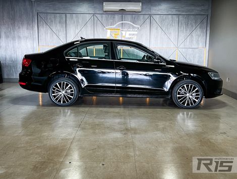 VolksWagen JETTA Comfortline 2.0 T.Flex 8V 4p Tipt.