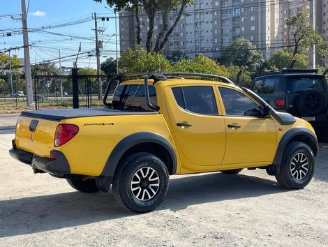 Mitsubishi L200 Triton Savana 3.2 CD TBI Dies. Mec.