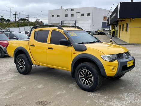 Mitsubishi L200 Triton Savana 3.2 CD TBI Dies. Mec.