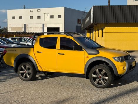 Mitsubishi L200 Triton Savana 3.2 CD TBI Dies. Mec.