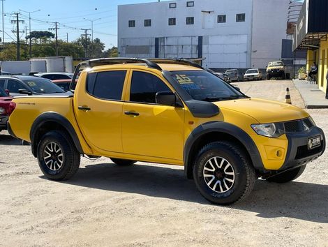 Mitsubishi L200 Triton Savana 3.2 CD TBI Dies. Mec.
