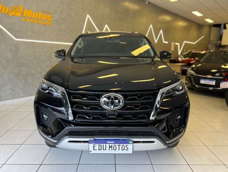 Toyota Hilux SW4 SRX 4x4 2.8 TDI 16V Dies. Aut.