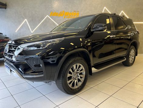 Toyota Hilux SW4 SRX 4x4 2.8 TDI 16V Dies. Aut.