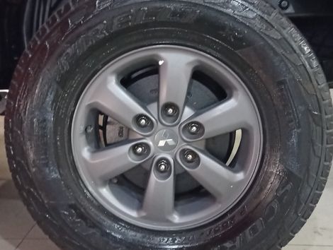 Mitsubishi L200 Triton OUTDOOR 2.4 Flex 16V CD Mec.