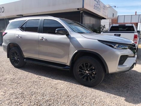 Toyota Hilux SW4 SRX 4x4 2.8 TDI 16V Dies. Aut.