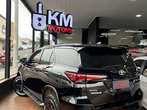 Toyota Hilux SW4 SR 4x2 2.7/ 2.7 Flex 16V Aut.