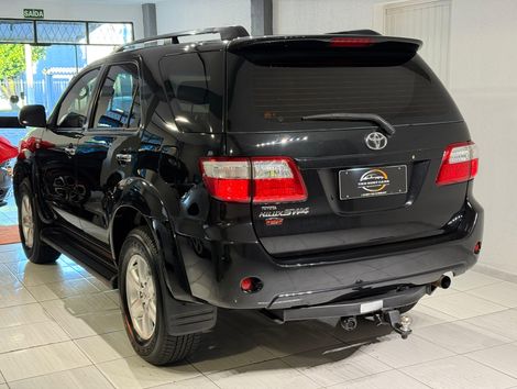 Toyota Hilux SW4 SR 4x2 2.7/ 2.7 Flex 16V Aut.
