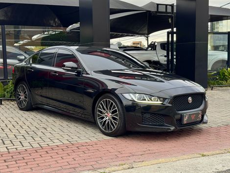 Jaguar XE 2.0 Turbocharged R-Sport Aut.