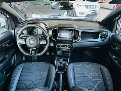 Fiat Strada Volcano 1.3 Flex 8V CD