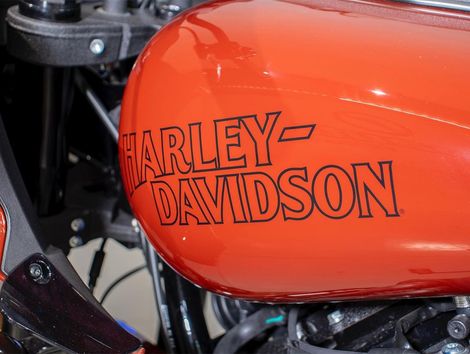 Harley LOW RIDER ST